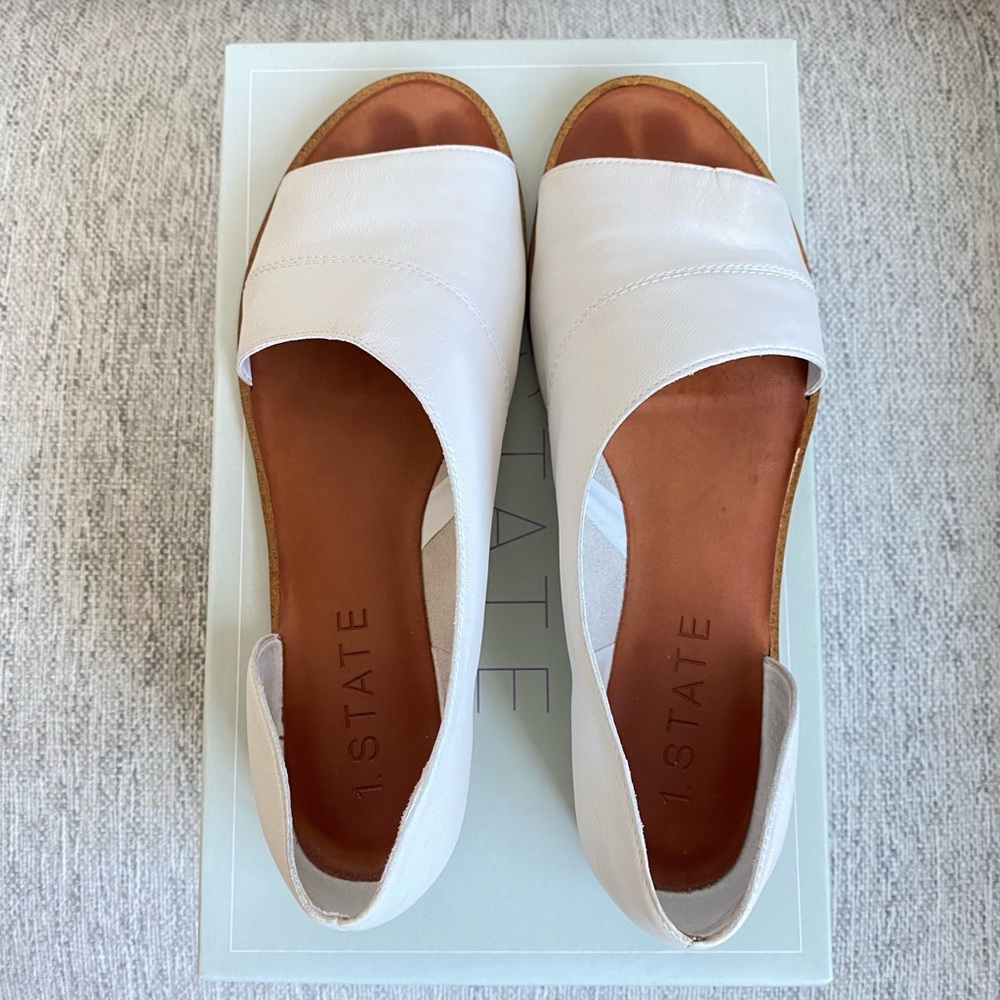 1.STATE Celvin white leather sandal size 9